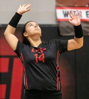 VOLLEYBALL | Well-rounded Lady Pirates keep clicking to churn past Coronado & cap 10-0 run