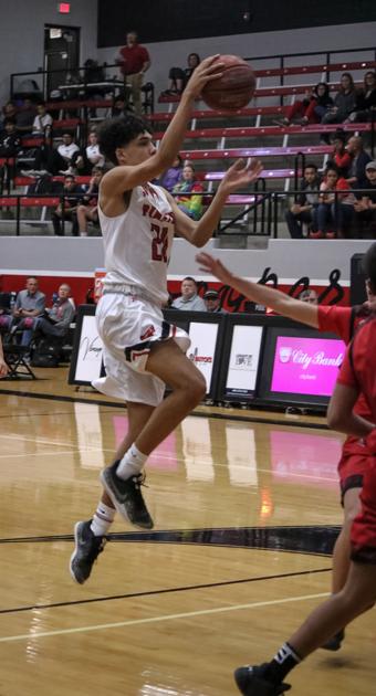 Boys Basketball District 3 5a Pirates Roll Past Lhs Plainsmen