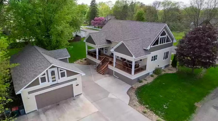 PHOTOS Mid century modern home overlooking Lake Mallalieu for sale