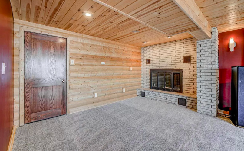 PHOTOS Home on Cedar Lake for sale Business