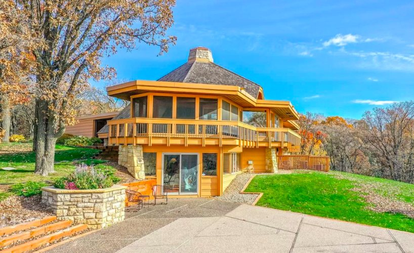 PHOTOS Large, unique house for sale in Hudson Business