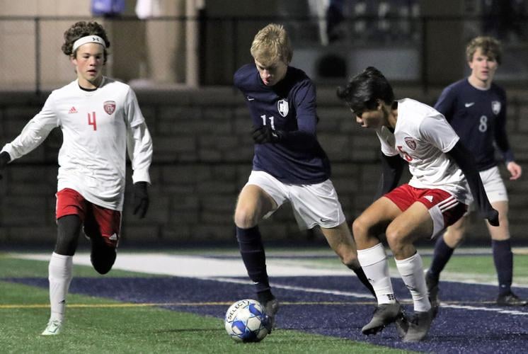 Soccer Hudson rolls past Chippewa in Division 1 regional opener (12