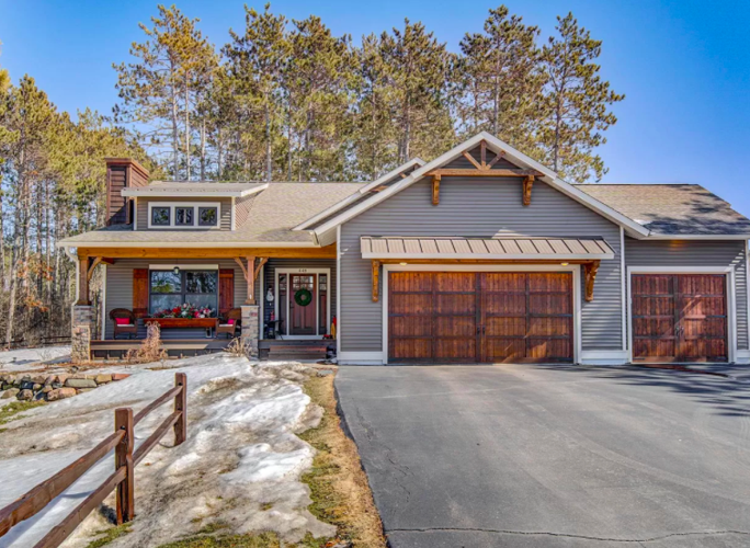 Rustic, modern house on Spring Valley Golf Course, Wisconsin, for sale
