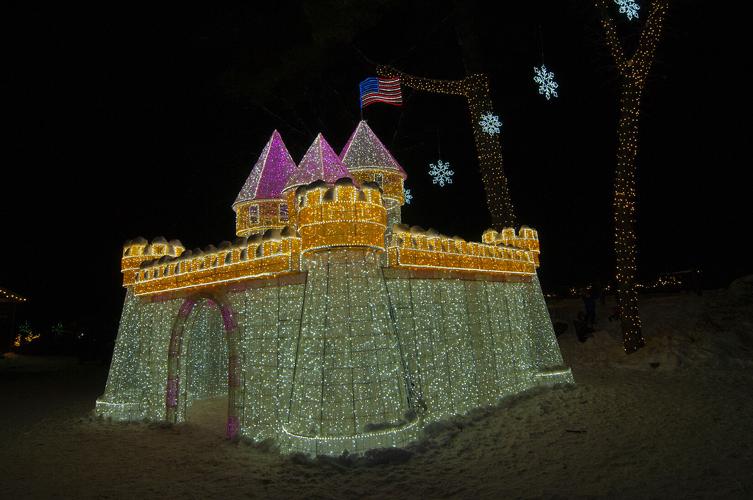 Sam’s Christmas Village and Light Tour