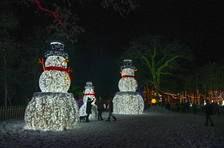 Sam’s Christmas Village and Light Tour