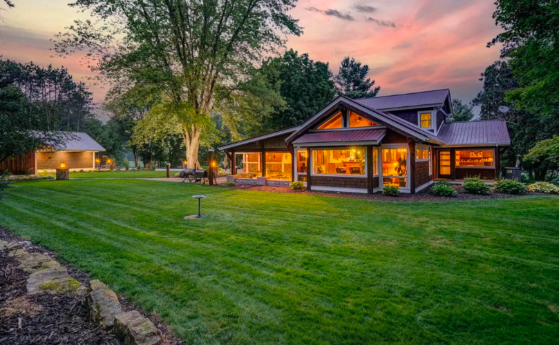 PHOTOS A must see house for sale in Maiden Rock Business