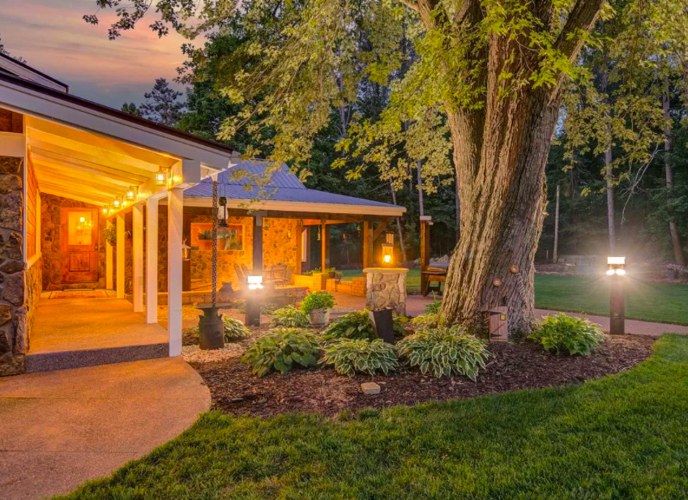 PHOTOS A must see house for sale in Maiden Rock Business