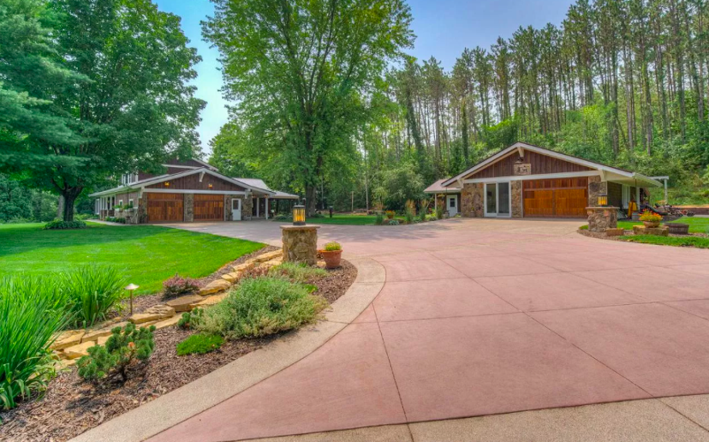 PHOTOS A must see house for sale in Maiden Rock Business