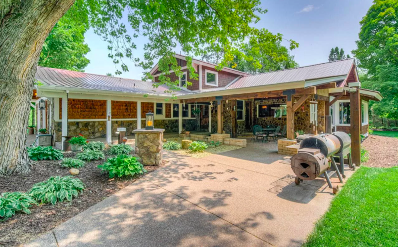 PHOTOS A must see house for sale in Maiden Rock Business