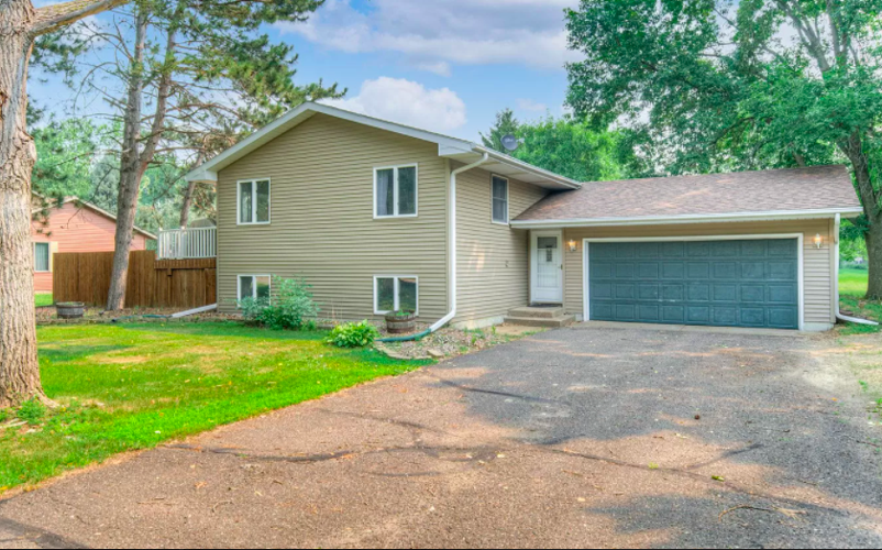 New Richmond, Wis. house with backyard entertaining space for sale