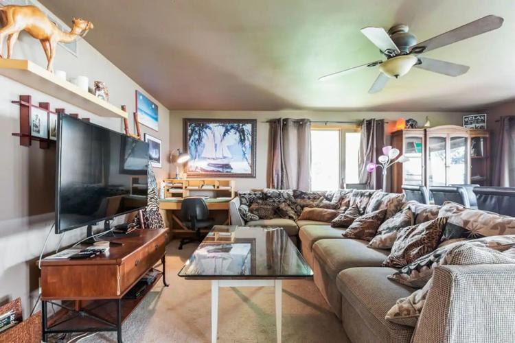 Lake Life Airbnb in Neenah has stunning views of Lake Winnebago and is