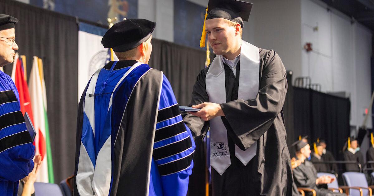 Andersen Windows, Hewlett Packard among companies hiring UW–Stout engineering, cybersecurity students before graduation