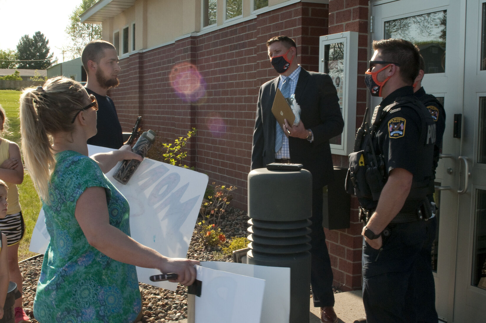Residents confront New Richmond School Board over mask mandate - Vimarsana News