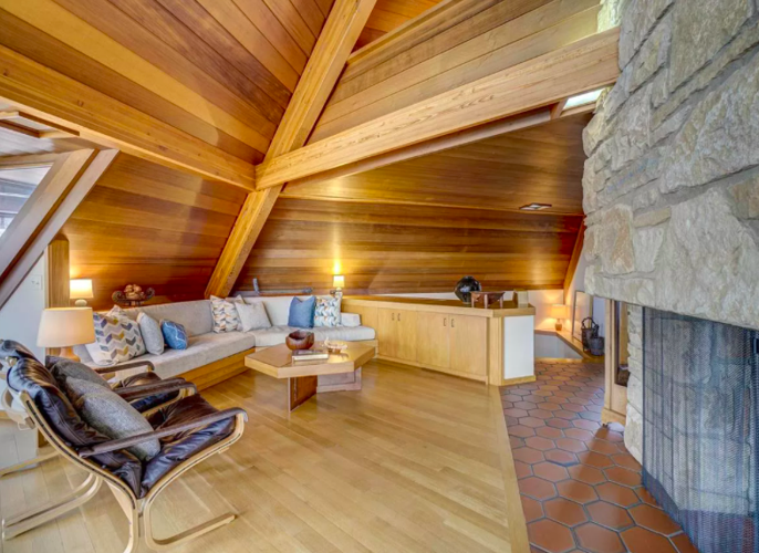 PHOTOS Large, unique house for sale in Hudson Business