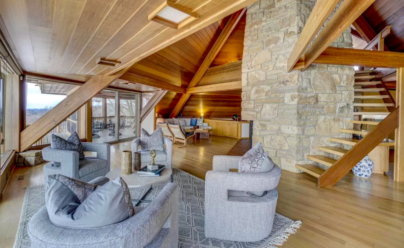 PHOTOS Large, unique house for sale in Hudson Business