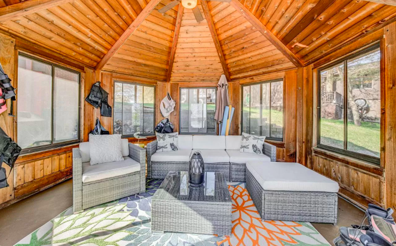 PHOTOS Home on Cedar Lake for sale Business