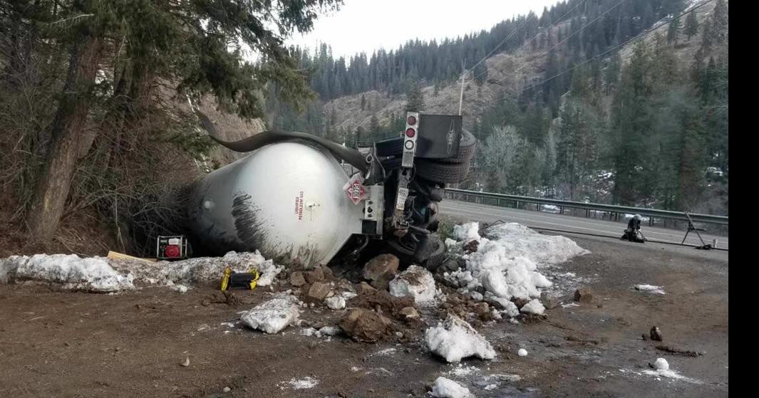 Truck crash, gas spill under inquiry; incident shut down US95 for two ...