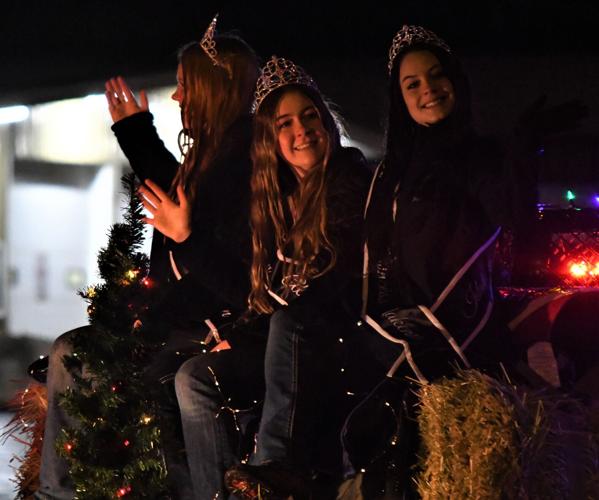 Christmas On Parade In Cottonwood Community