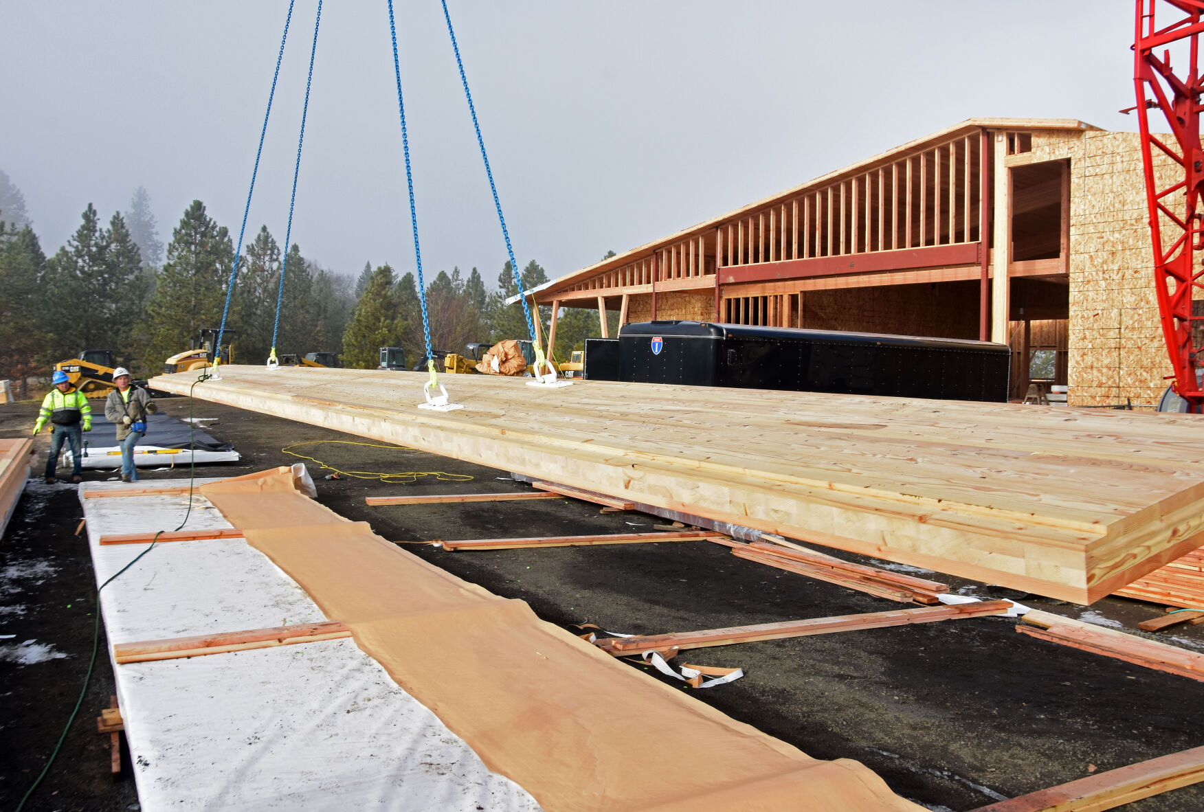 Contractors on schedule for new supervisor's office; work force, wood products for USFS building drawn locally | News - Vimarsana News