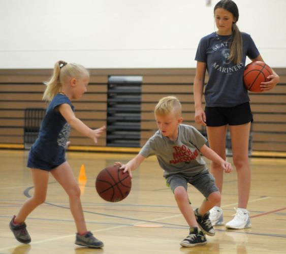 Barger hosts basketball camp Sports