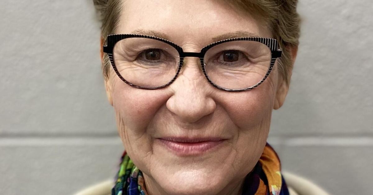 Dee Riggins Riggins welcomes new Zone 4 representative to school board | News ...