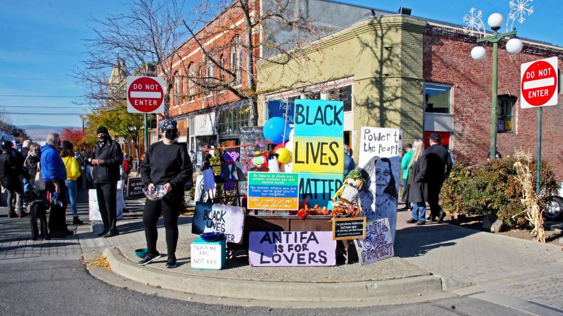 Antifa Hands Out Halloween Candy In Downtown Ellensburg Columbia Basin Ifiberone Com