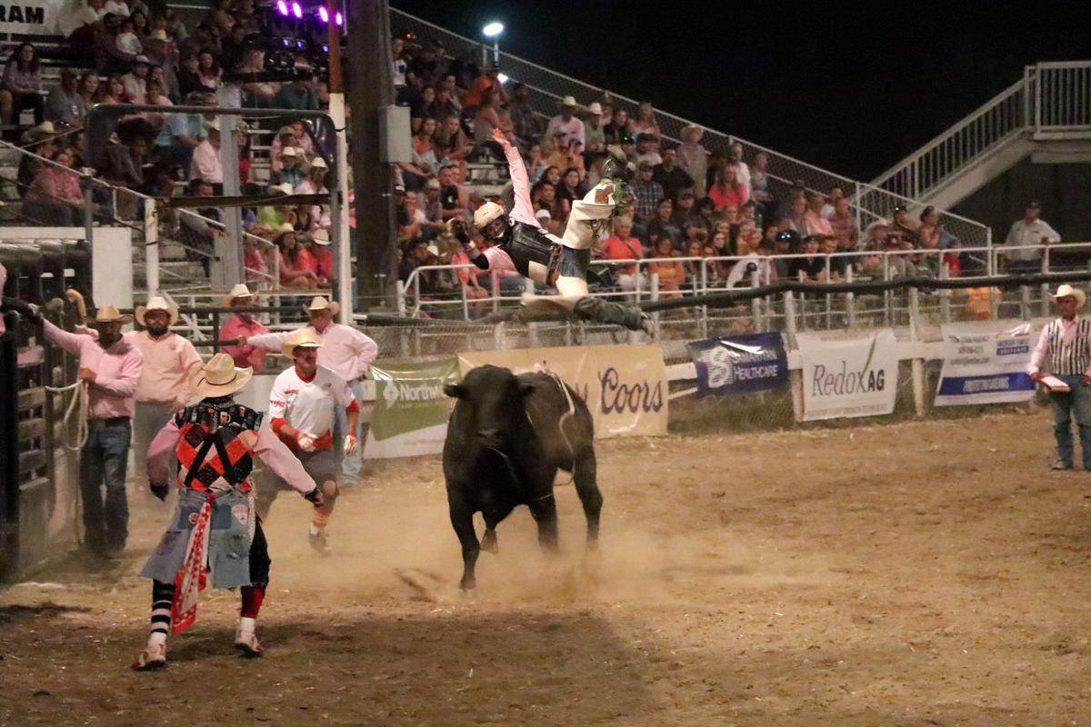 Leaders take the board after first night at Moses Lake Roundup Rodeo