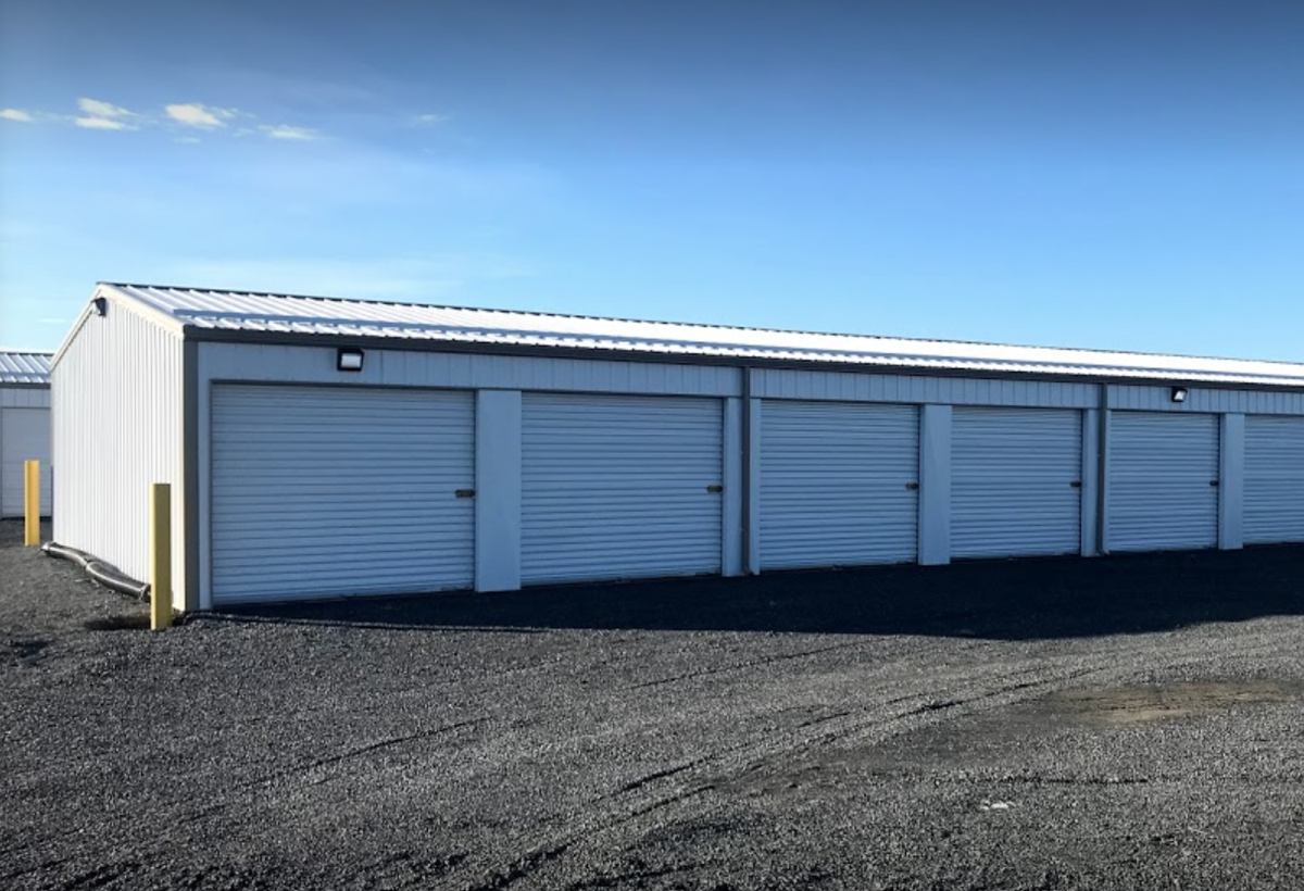 Moses Lake Police Crack Open Storage Unit And Find Stolen Items Belonging To Families Scammed By Illegitimate Moving Company Columbia Basin Ifiberone Com
