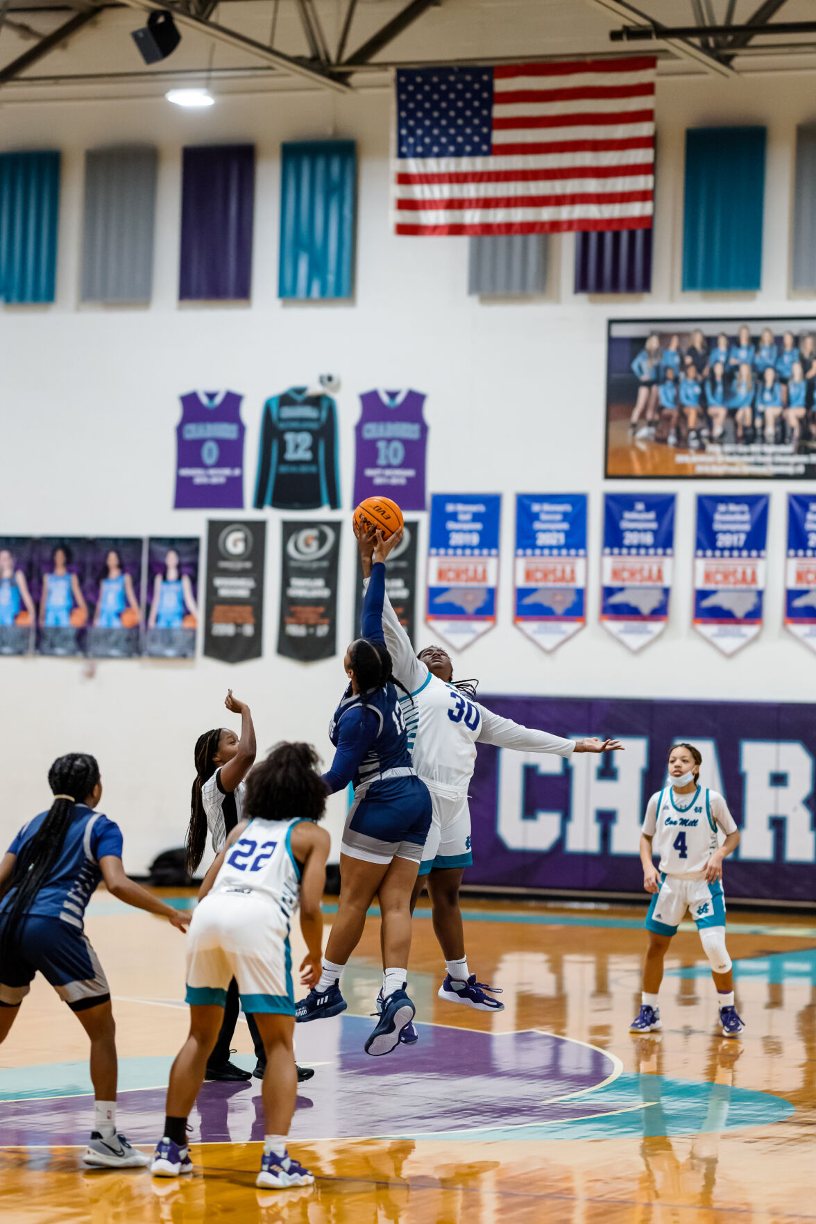 The Hickory Ridge RaginÕ Bulls Varsity Girls defeated the Cox Mill Chargers 60-37 on Friday Night.
