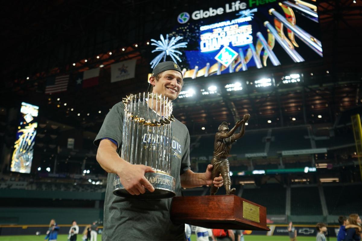 11-01 SEAGER.jpg