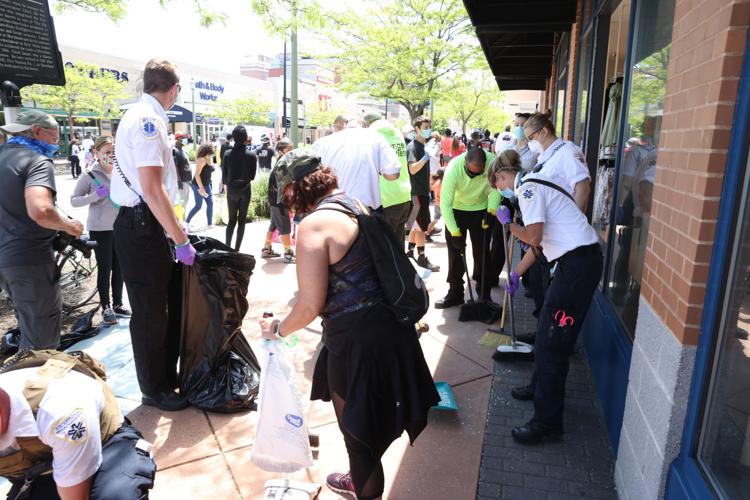 Volunteers cleanup