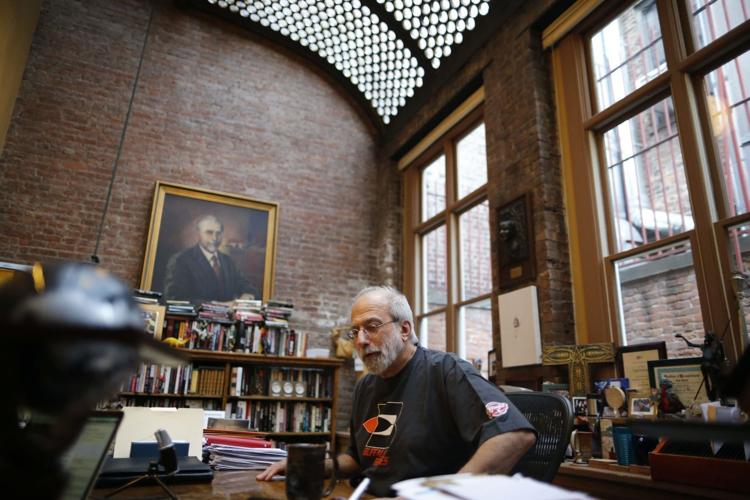 FEATURES TOM FONATANA GEE