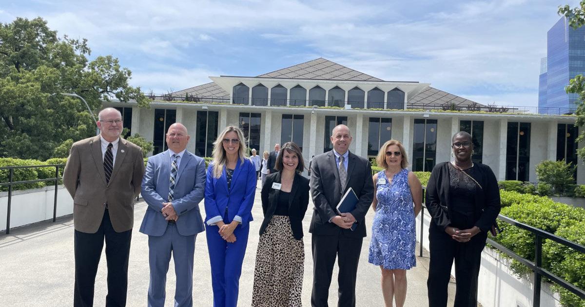 Local Legislators School board, officials meet with local legislators