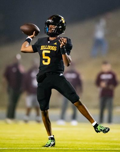 Bulldogs beat the Grizzlies in the third round of the 2025 NCHSAA Football Championship playoff game 41 - 33.