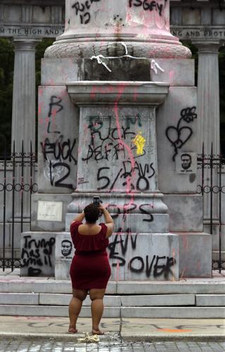 20200612_MET_STATUE_BB06