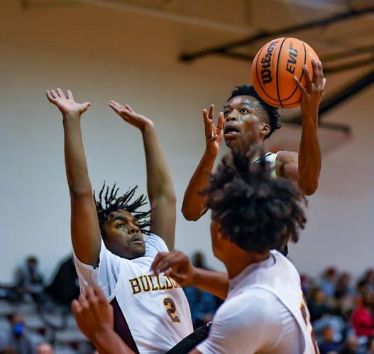 The Bulldogs defeated the Spiders.