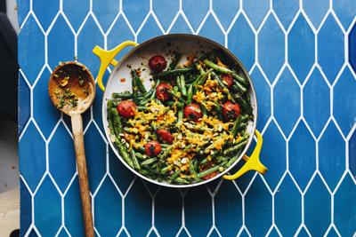 entree-eating-20200727