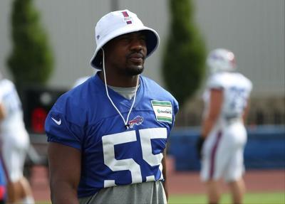 Bills defensive end Jerry Hughes