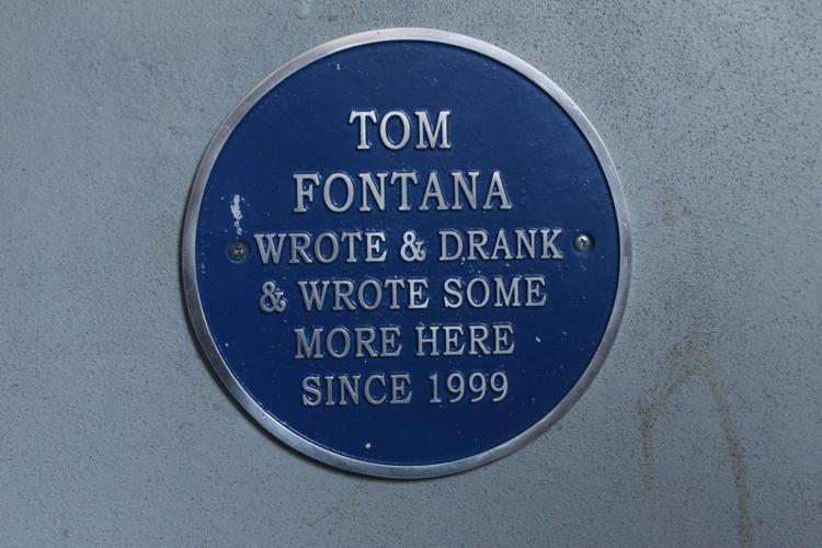 FEATURES TOM FONATANA GEE