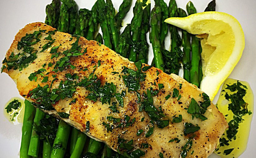 Healthy recipe Pan fried halibut with asparagus