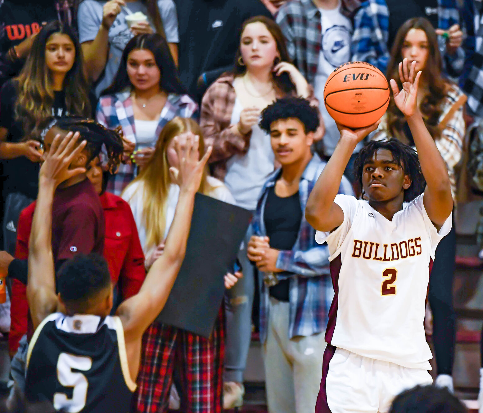 The Bulldogs defeated the Spiders.