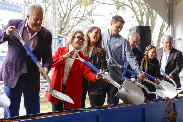 SPORTS-COREY-SEAGER-GIVES-BACK-BASEBALL-1-DA.jpg
