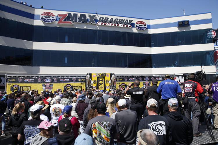It's Sunday final eliminations at the 2018 NHRA 4-Wide Nationals!