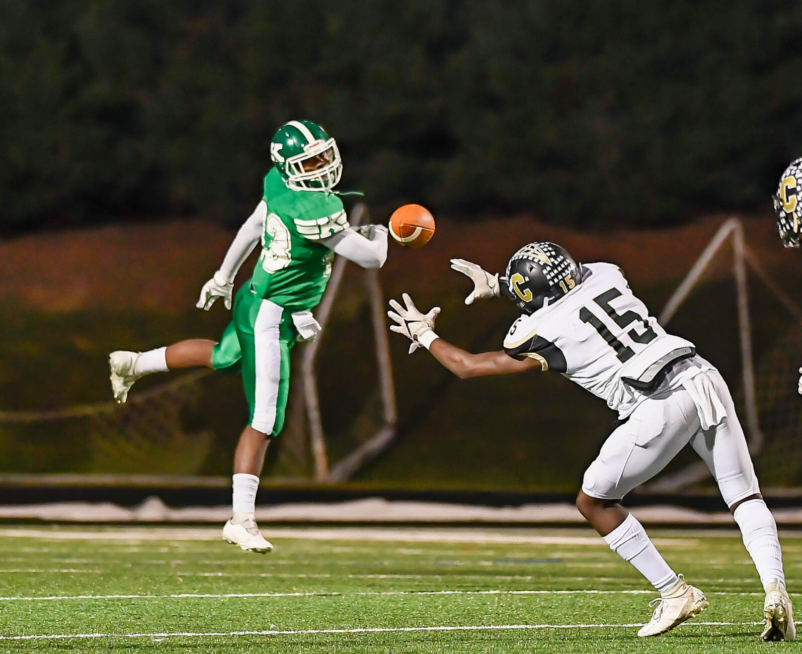 The Wonders blanked the Spiders 47-0 to retain the bell for the 7th straight year.