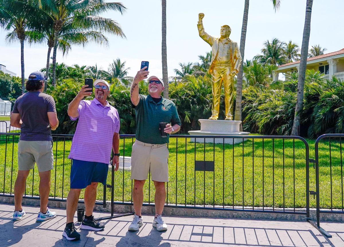 Trump statue