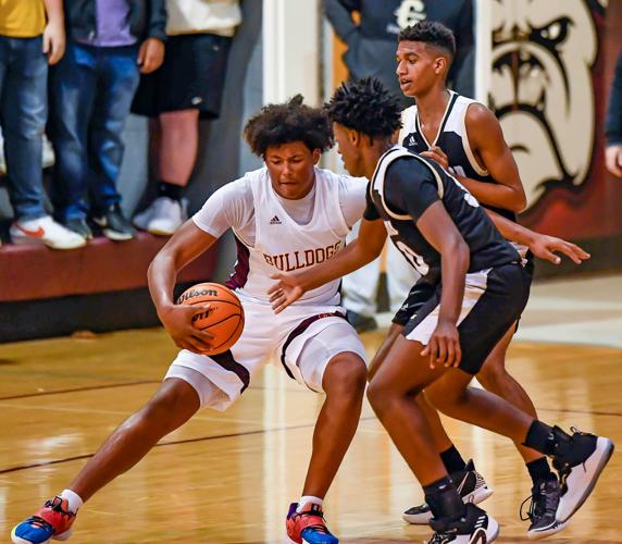 The Bulldogs defeated the Spiders.