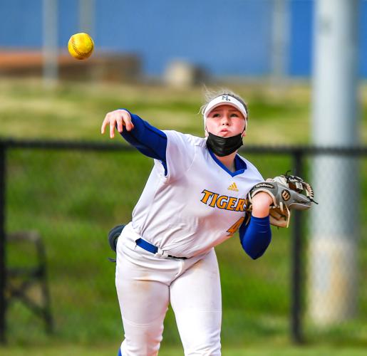 The Tigers defeated Forrest Hills 15-5 .