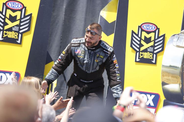 It's Sunday final eliminations at the 2018 NHRA 4-Wide Nationals!