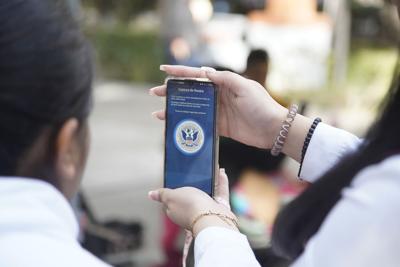 US-NEWS-IMMIGRATION-ASYLUM-APP-SD