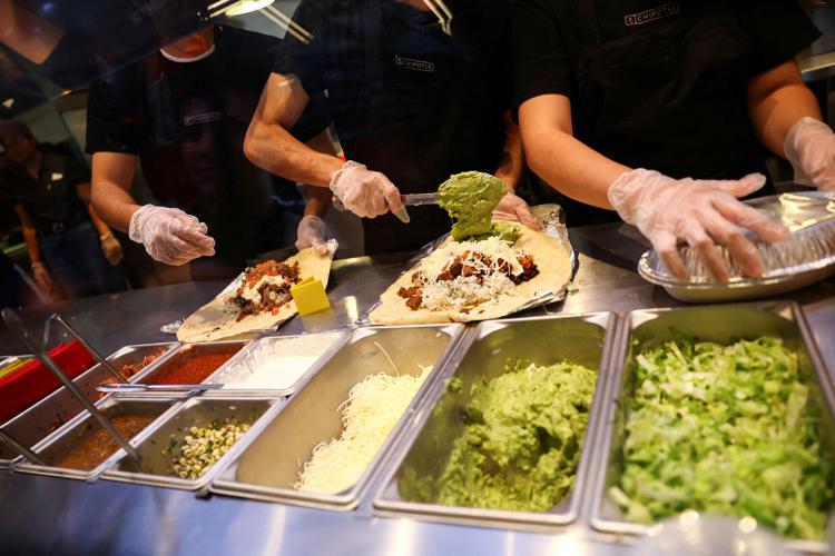 FILE PHOTO: Chipotle's Mexico debut tests appetite in taco homeland